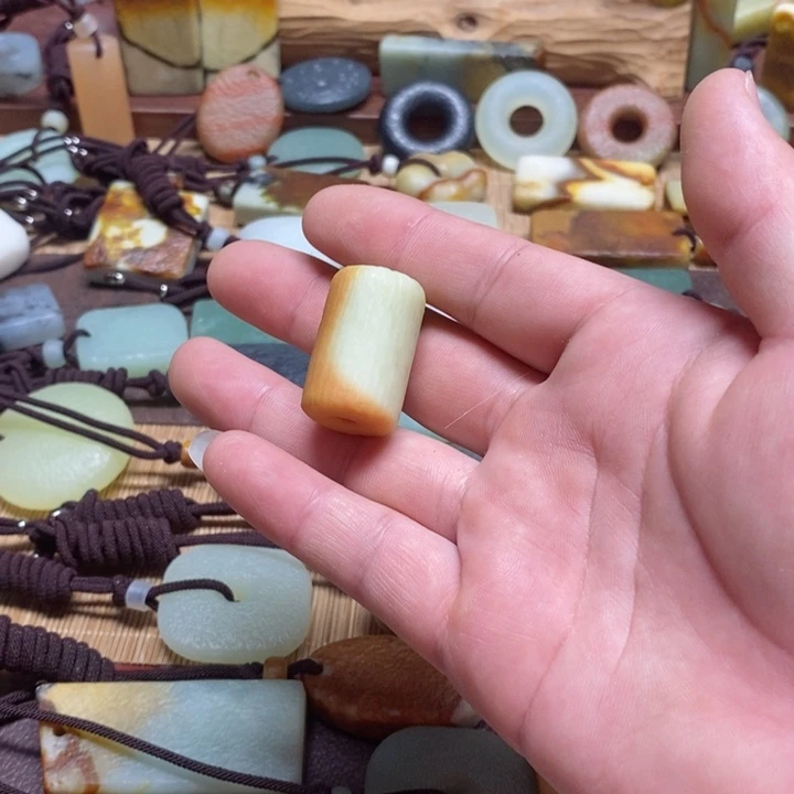 蛇纹石玉挂件未镶嵌惊****1