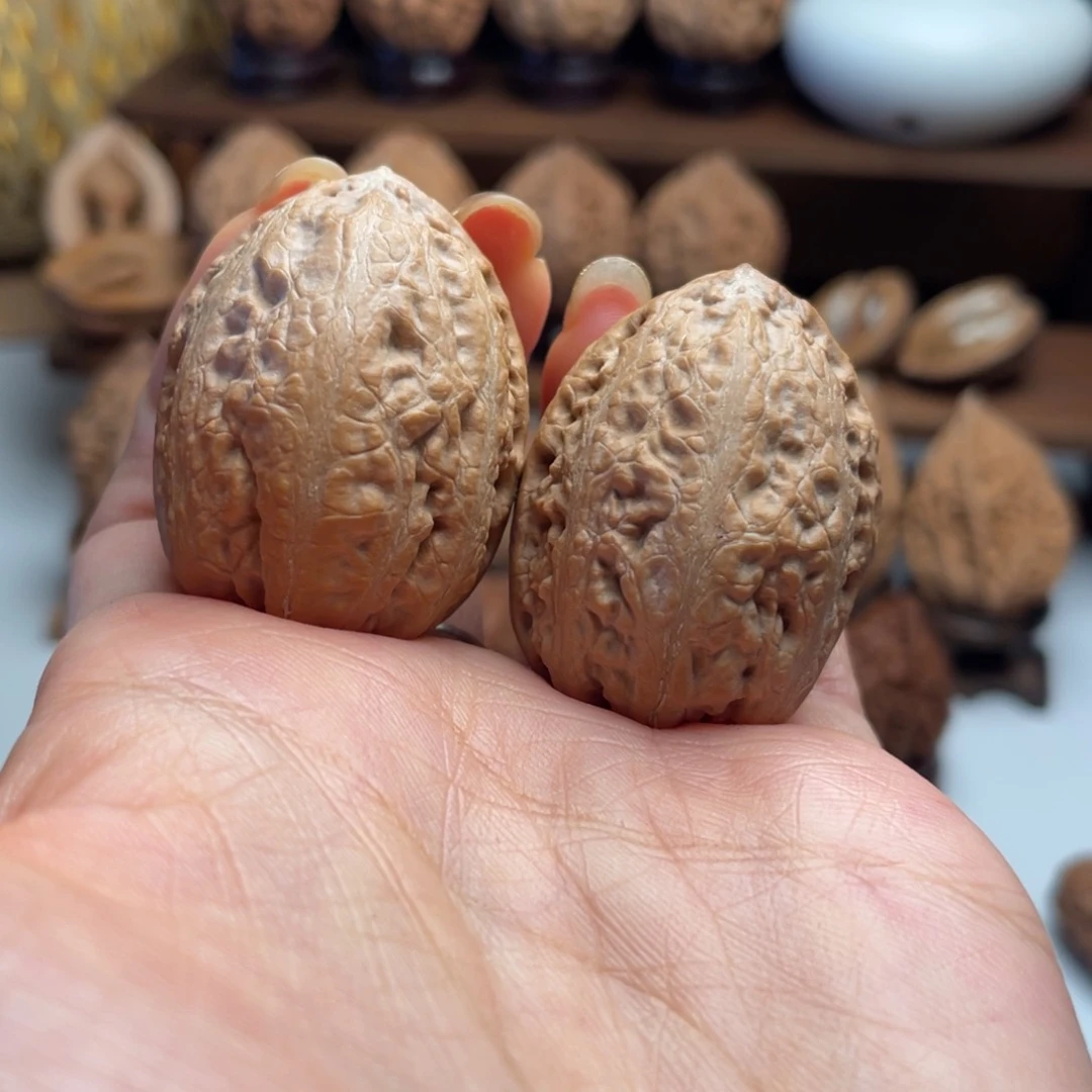 *****文玩核桃把件秋子33