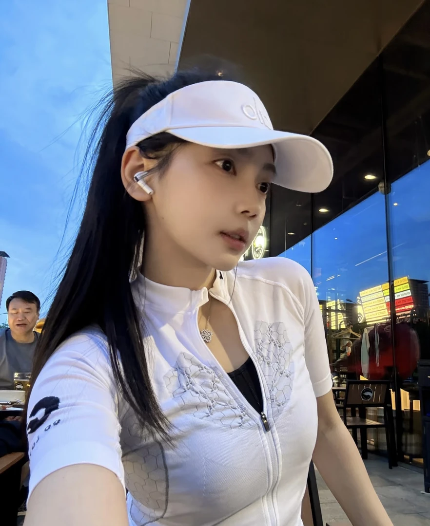 时尚空顶帽户外女士