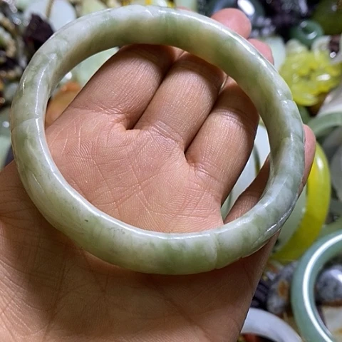 透闪石-蛇纹石玉未镶嵌手镯63-62