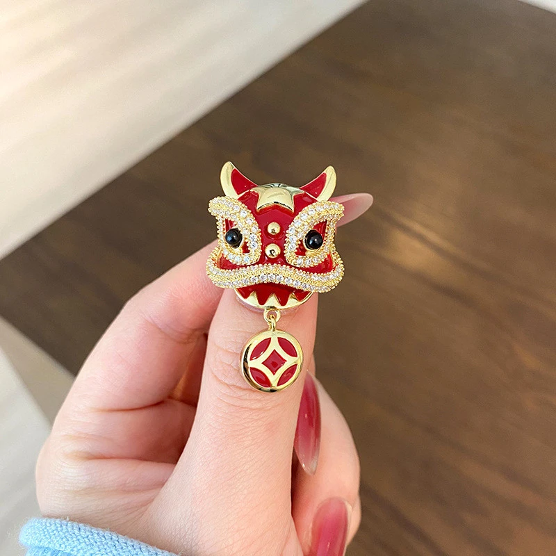 BAINIAN 【狮舞华年】设计师气质胸针别针扣E364