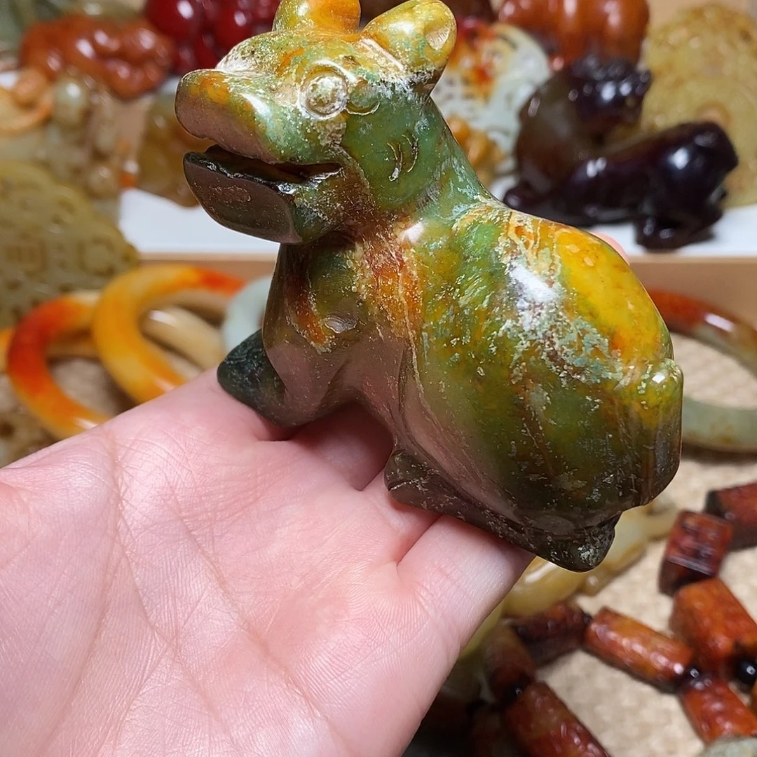 蛇纹石玉未镶嵌颈饰