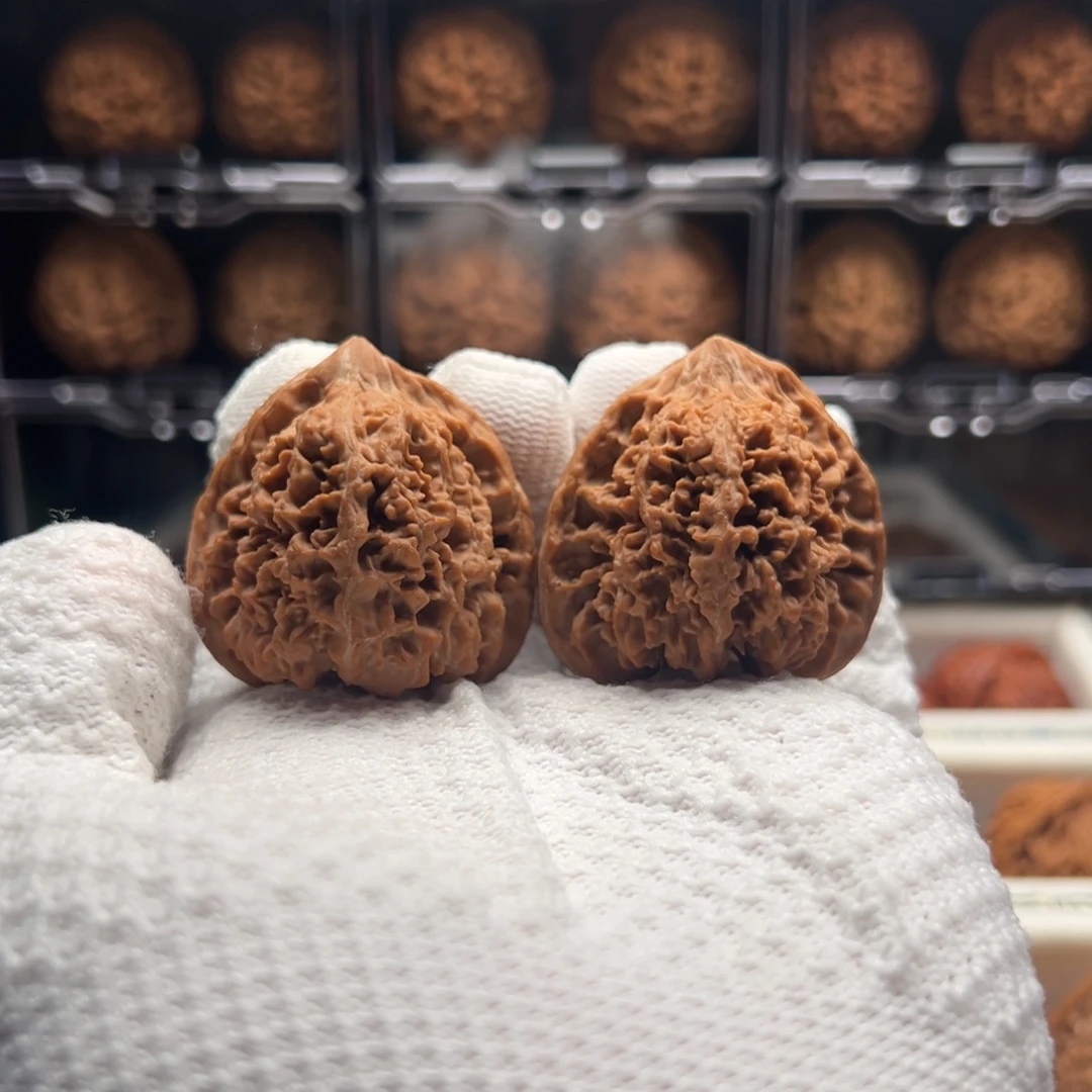 文玩核桃把件老款百花山40