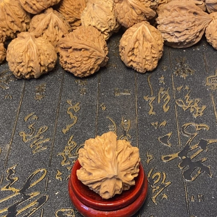挪***林文玩核桃吊坠文玩核桃异形单只