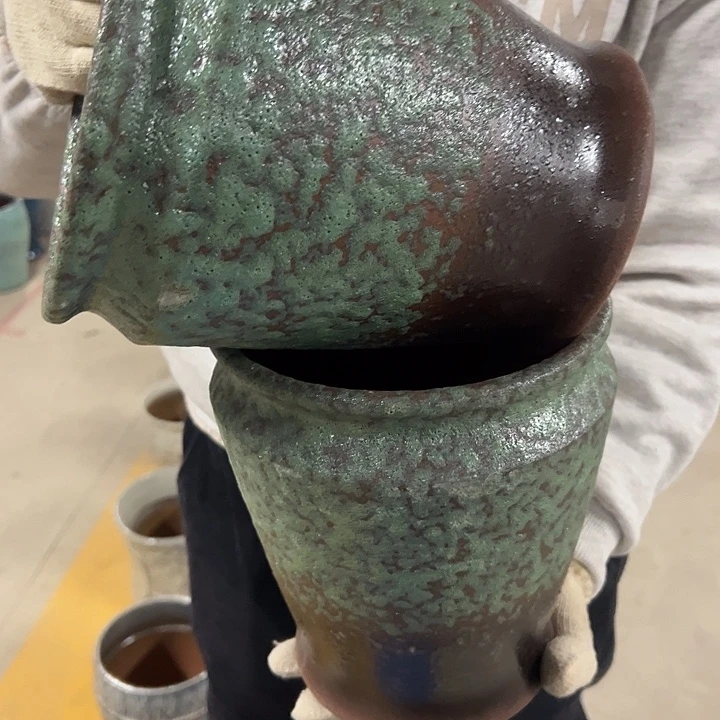 高度23厘米口20厘米