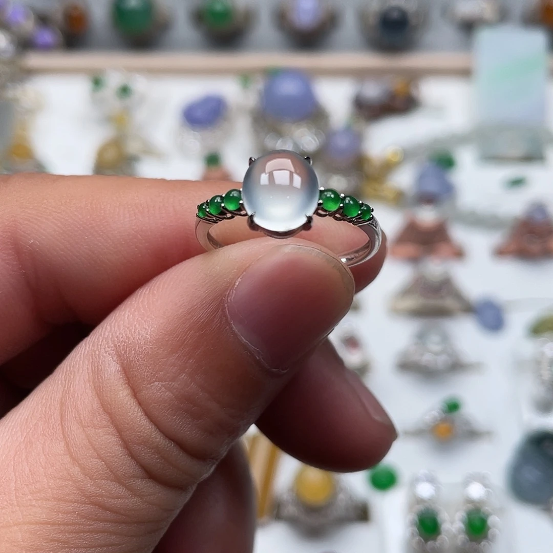 翡翠裸石18K高冰起光戒指