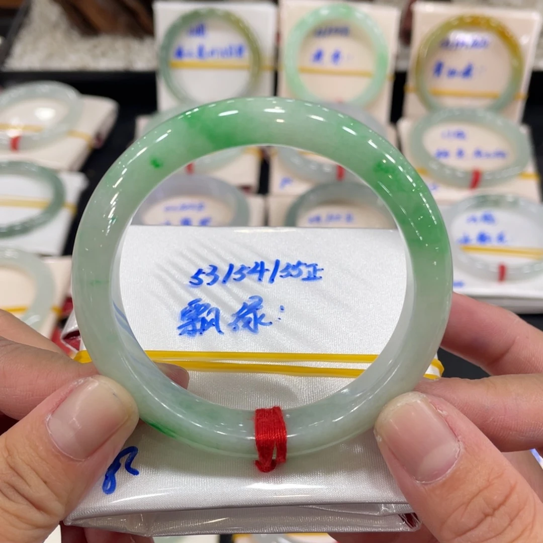 翡翠手镯未镶嵌缅甸翡翠天然翡翠