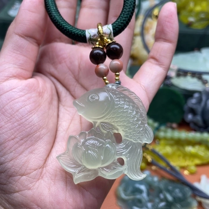 蛇纹石玉未镶嵌吊坠