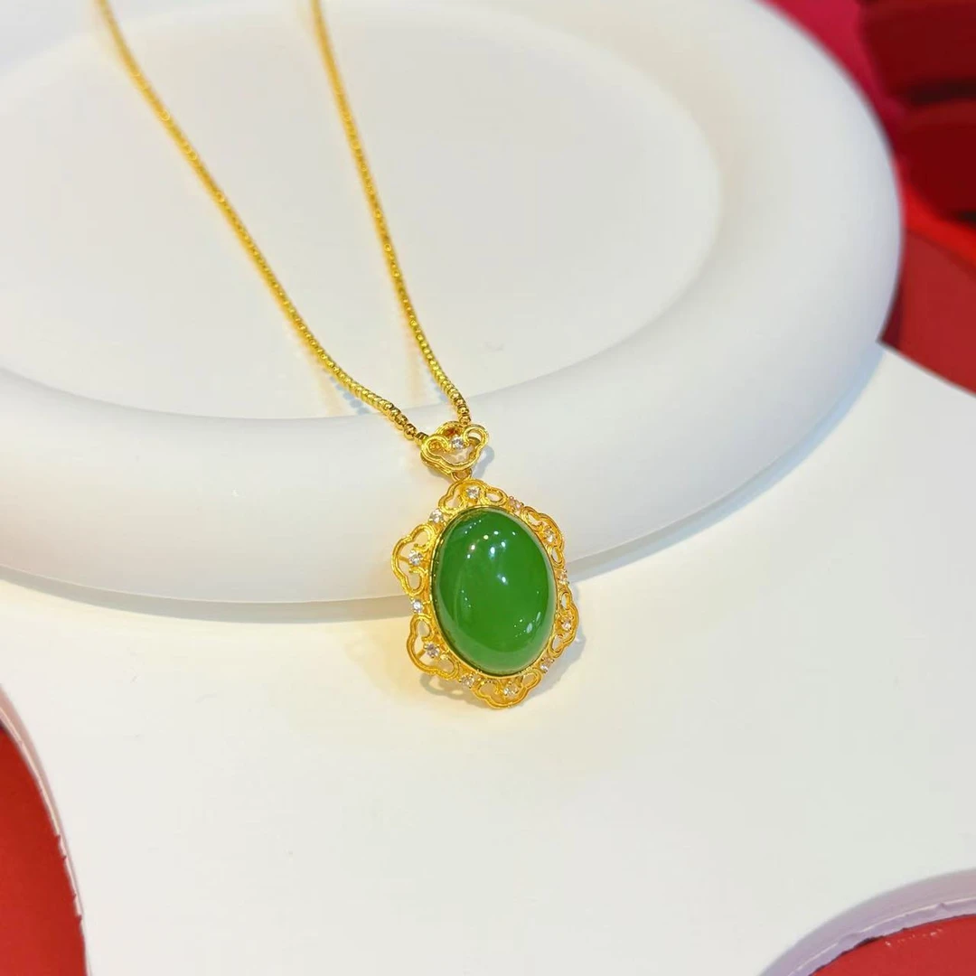 【红娘子】18K金封底镶嵌12*16mm苹果绿星辰旦面HNZ7269