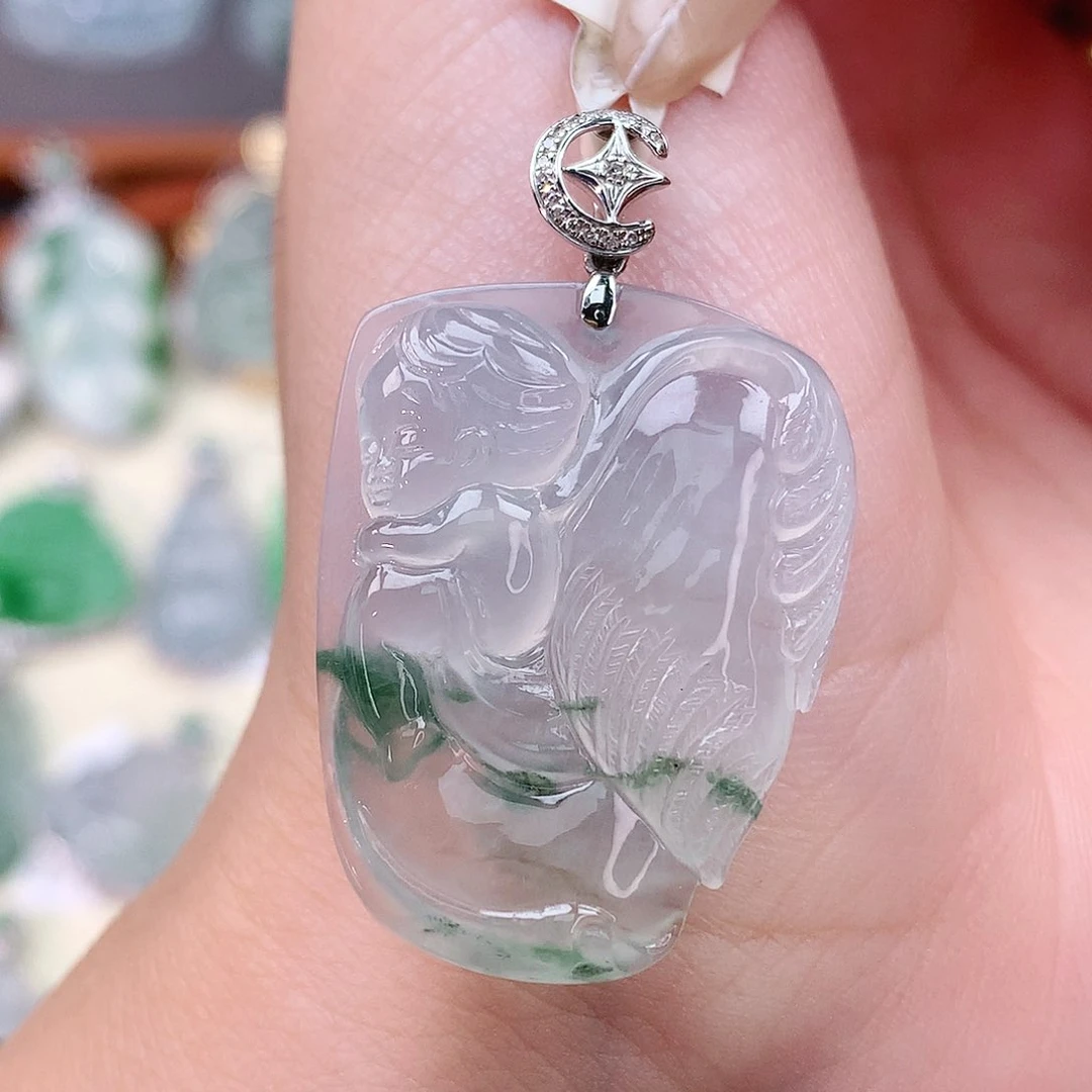 颈饰18K金镶嵌翡翠天使