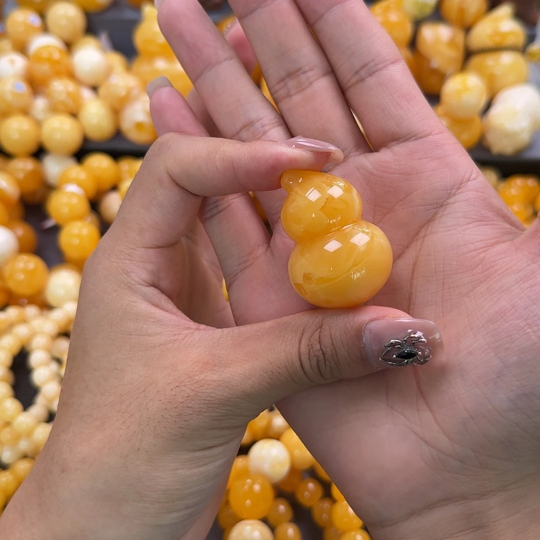 蜜蜡未镶嵌珠宝奇石