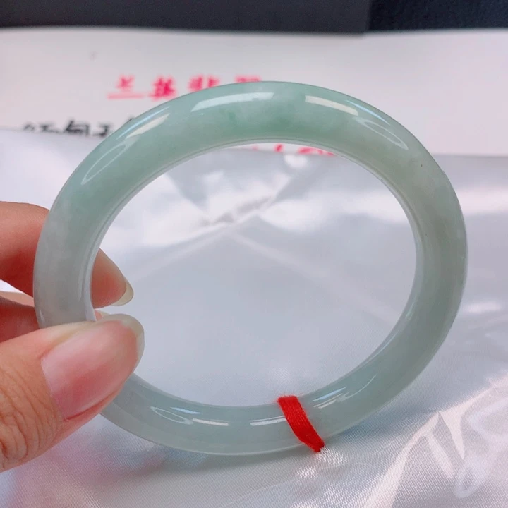 翡翠未镶嵌手镯（圆镯）56圈