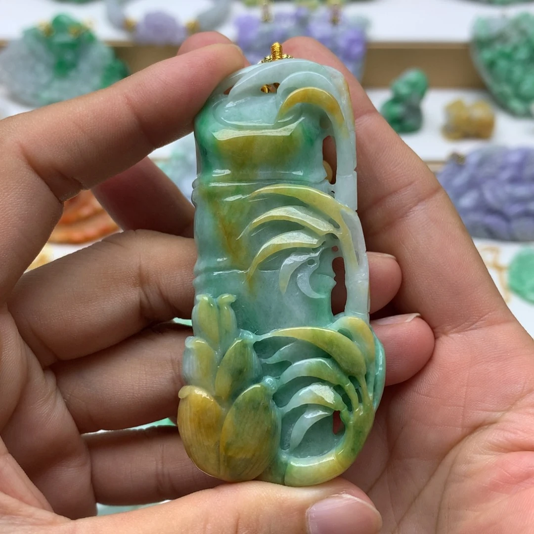 翡翠未镶嵌颈饰翡翠