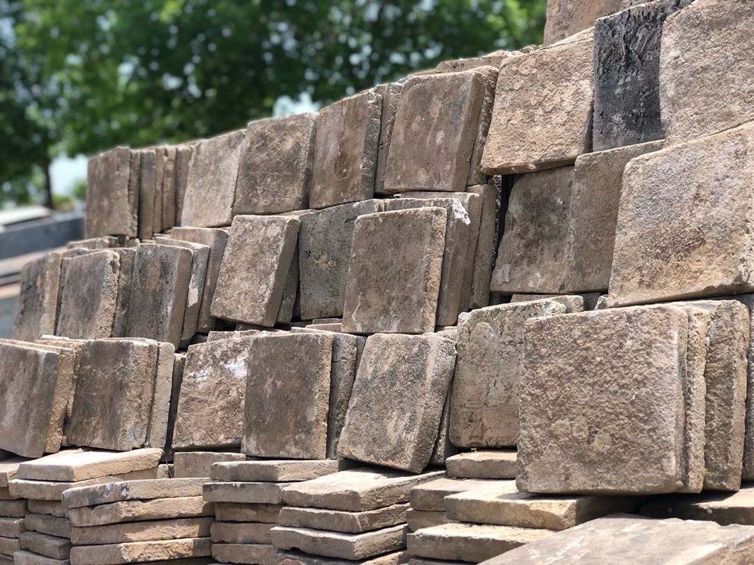 拆迁收到铺地方砖，金砖，尺寸23/23复古铺地正常使用