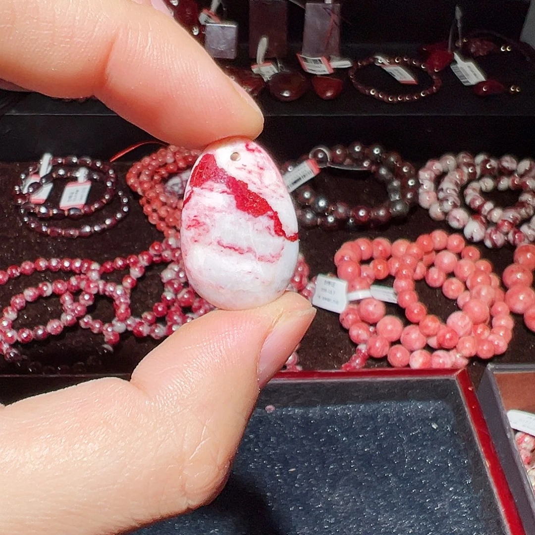 天然辰砂纯天然吊坠