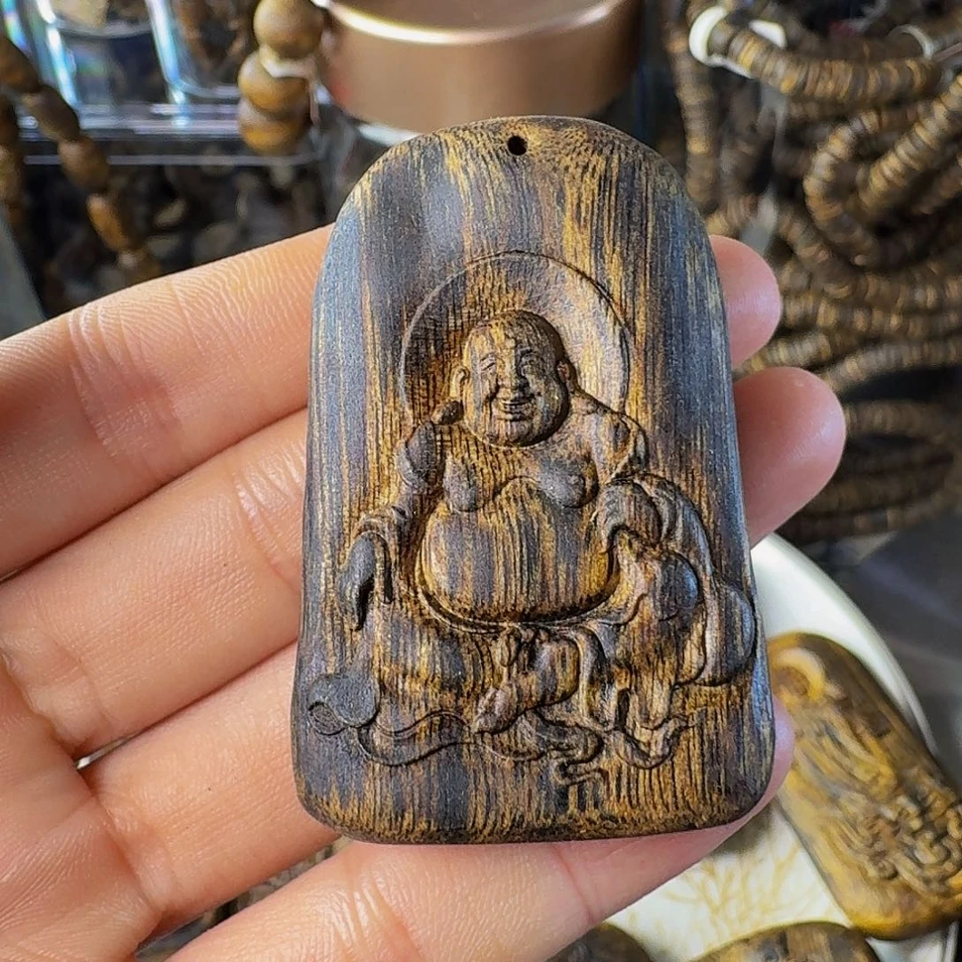 沉香吊坠雕刻11.9克牌子