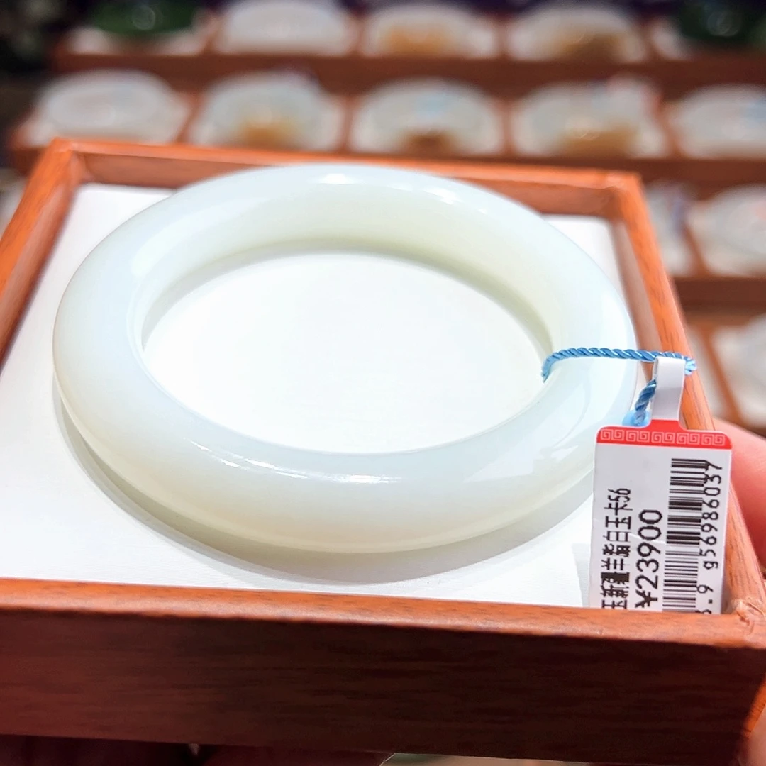 和田玉手镯未镶嵌56