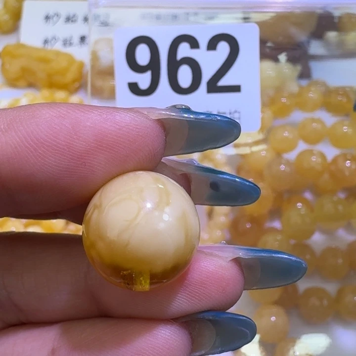 裸石琥珀未镶嵌16微瑕