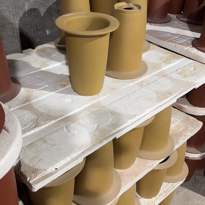 花盆紫砂微瑕喇叭口金钟黄色