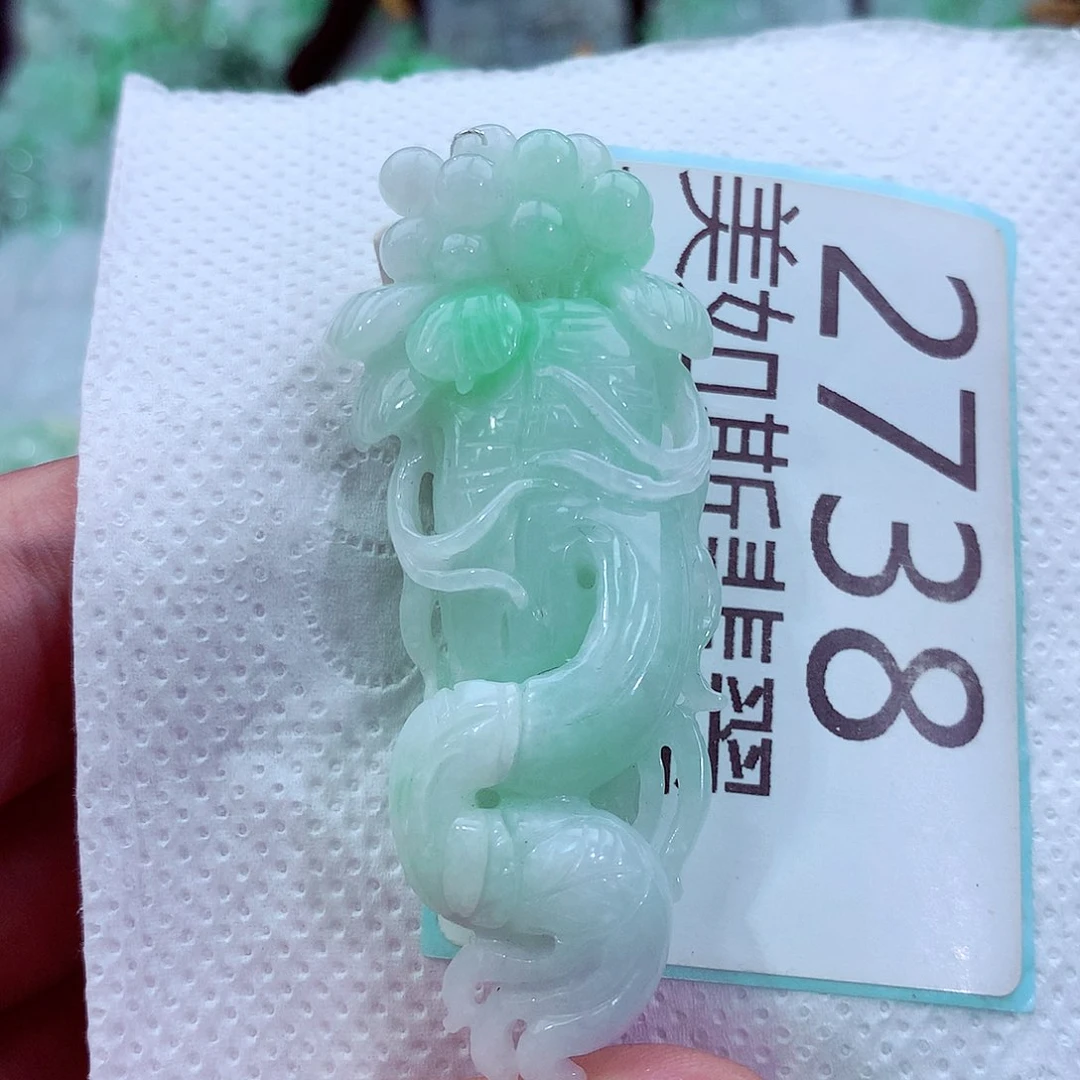 吊坠(不含链)未镶嵌翡翠