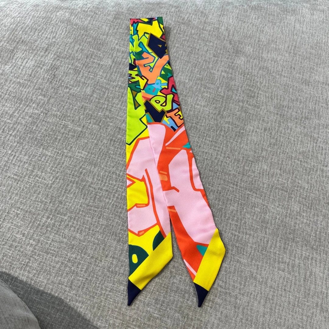 99新 Hermes/爱马仕  Hermes twilly 丝巾