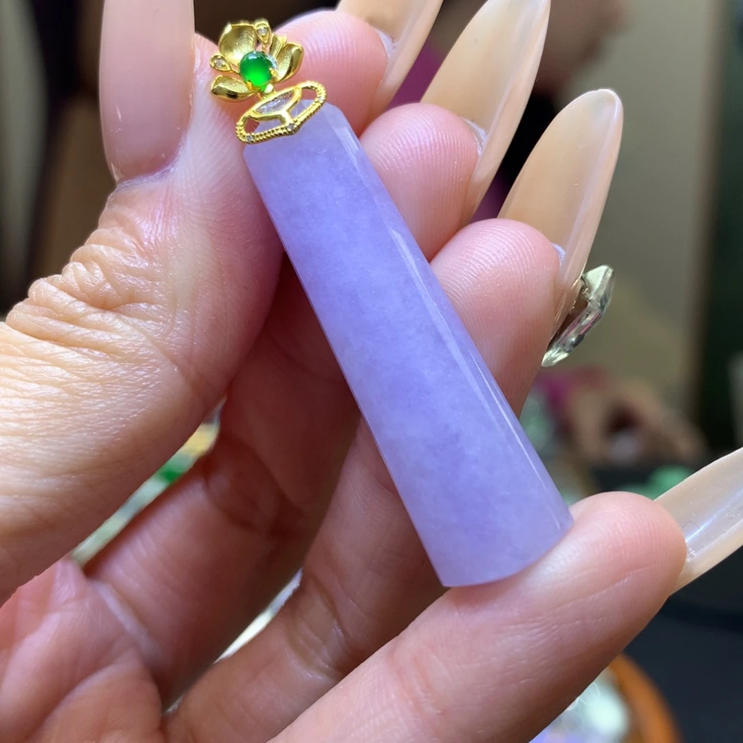 颈饰18K金镶嵌翡翠