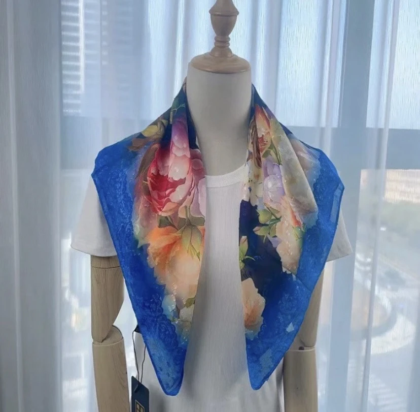 彩蝶剪花方巾70*70