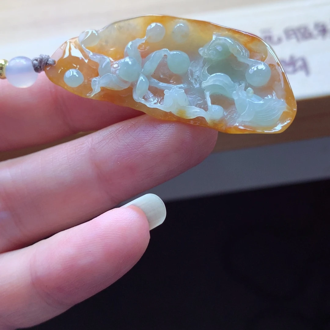 翡翠颈饰未镶嵌吊坠