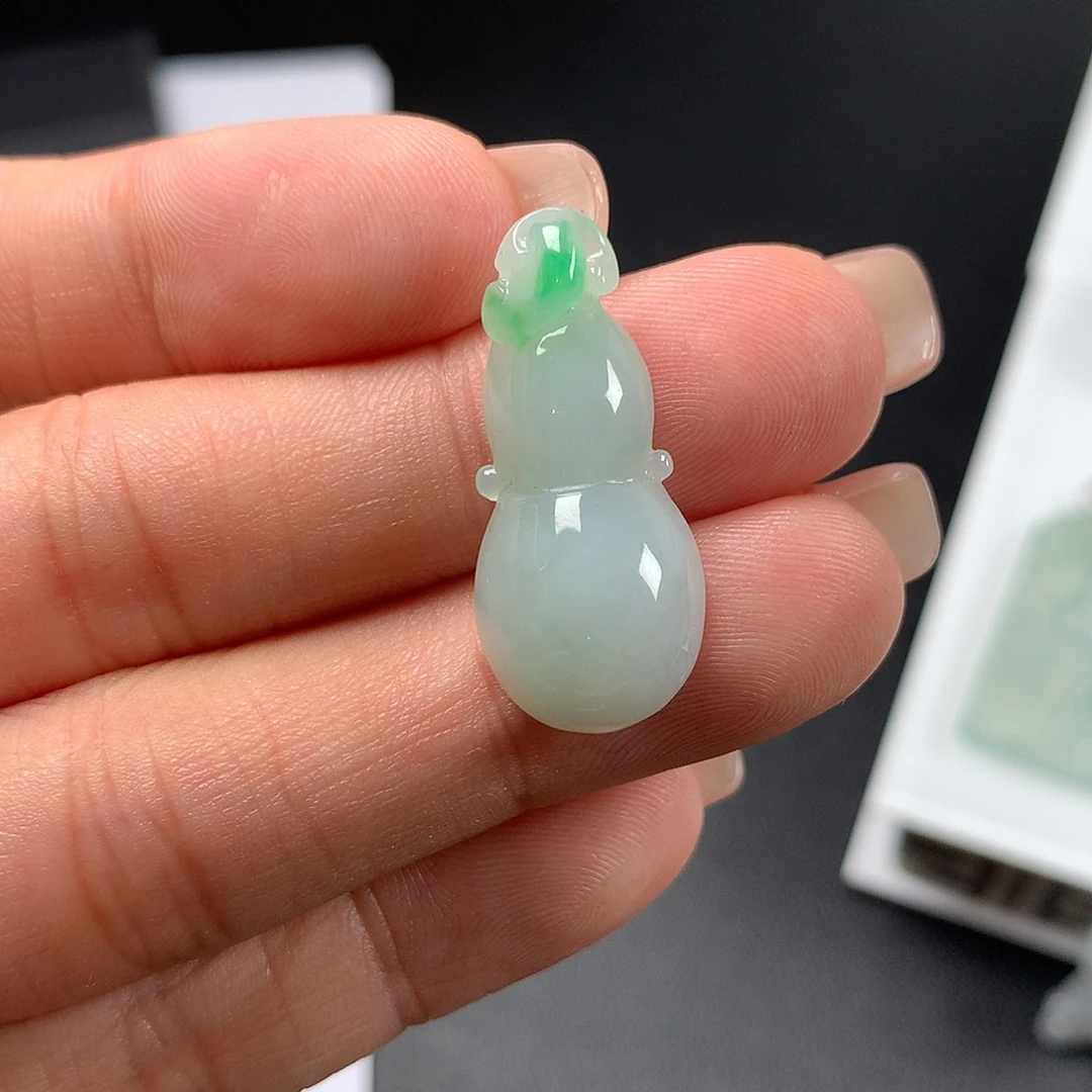 翡翠未镶嵌颈饰福禄