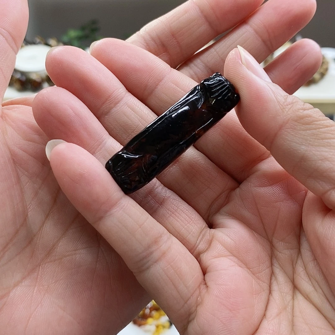 未镶嵌琥珀裸石琥珀