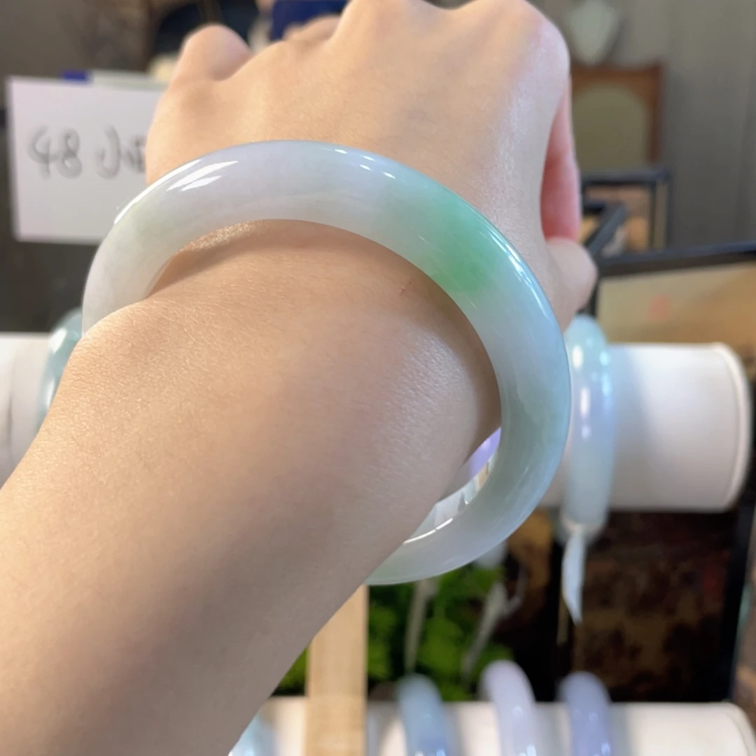 翡翠未镶嵌手镯缅甸缅甸翡翠