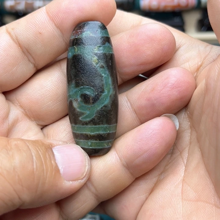 玛瑙/玉髓颈饰未镶嵌左**宝