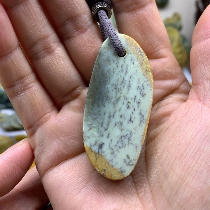 【闪购商品】岫岩河磨玉（透闪石质玉）吊坠未镶嵌