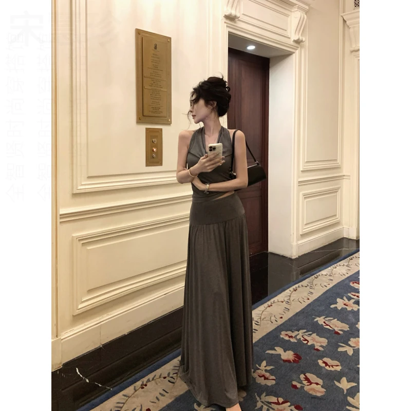 灰色绑带一字肩抹胸背心上衣女夏季套装高腰a字长裙半身裙两件套