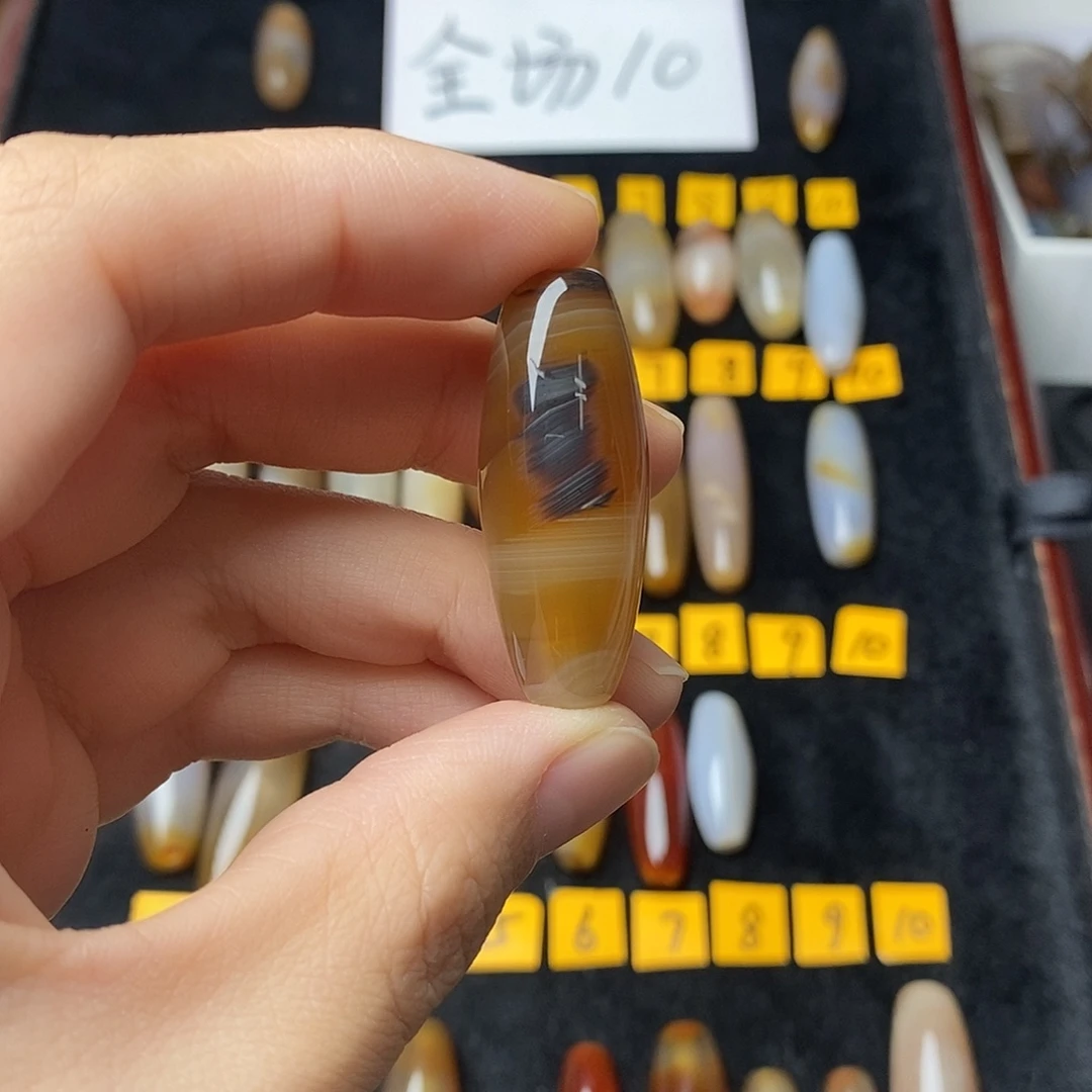 旺***）玛瑙/玉髓未镶嵌颈饰