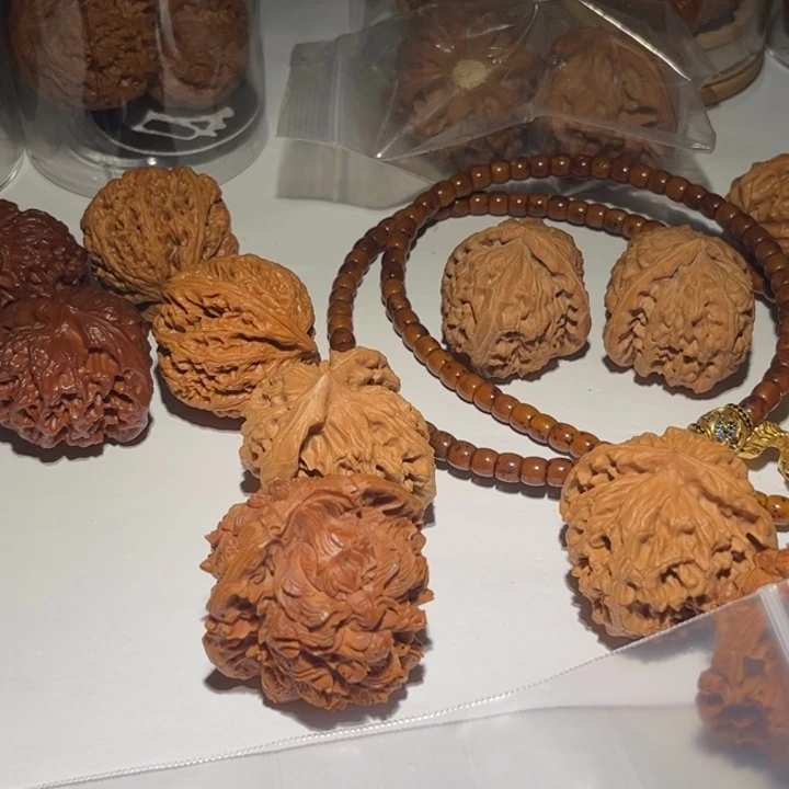 小***子吊坠文玩核桃狮子头核桃