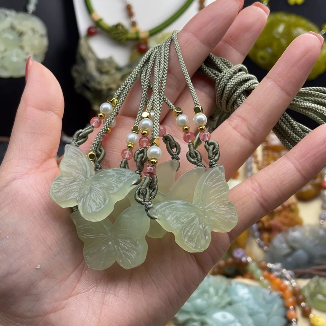 未镶嵌蛇纹石玉颈饰