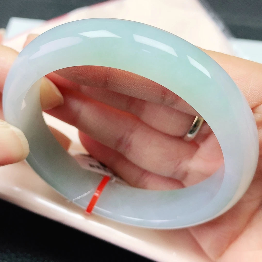 翡翠手镯未镶嵌58圈