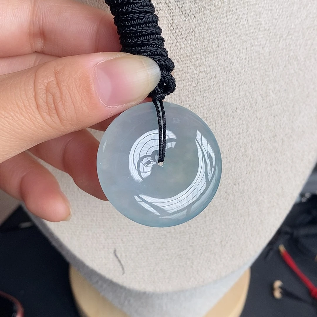 翡翠颈饰未镶嵌翡翠首饰