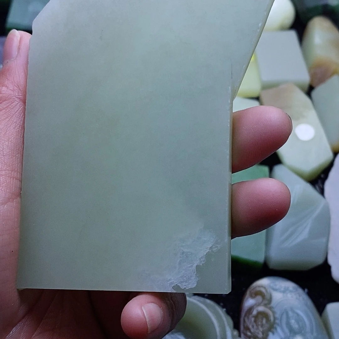 颈饰未镶嵌和田玉微**玉