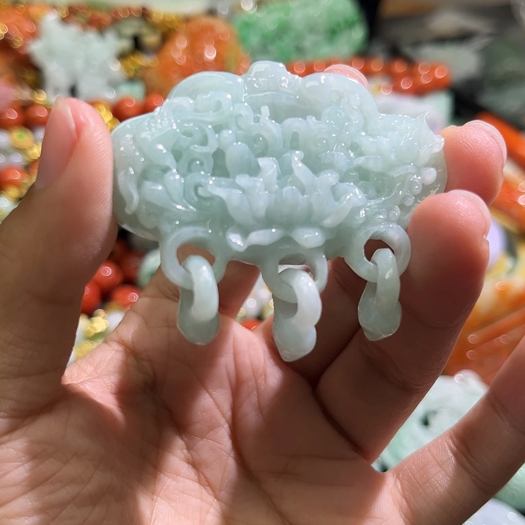翡翠未镶嵌颈饰待编织