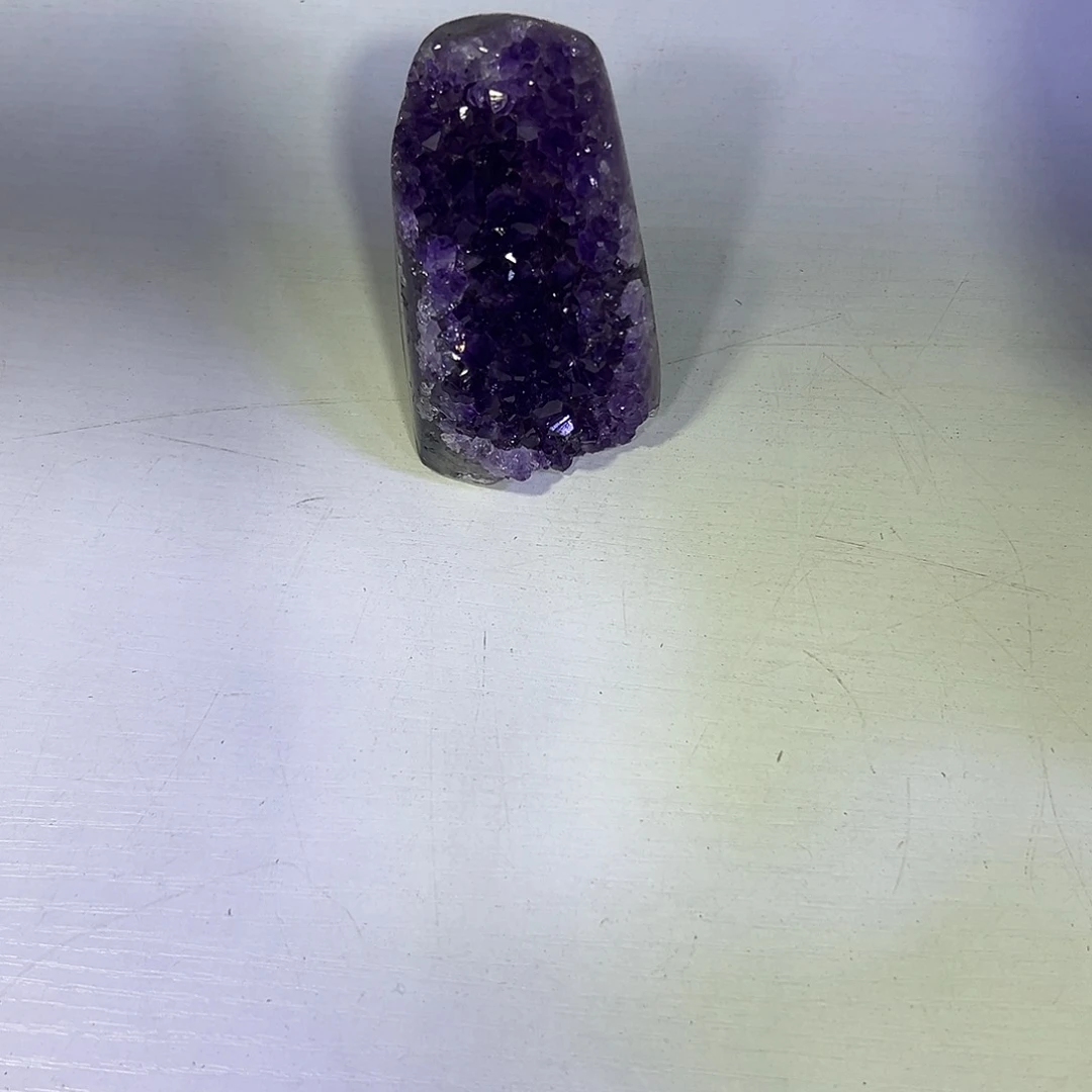 余***费未镶嵌大型摆件（非配饰）紫晶桃子