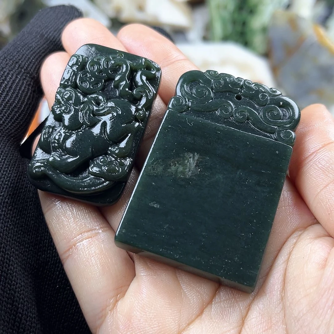 颈饰未镶嵌和田玉