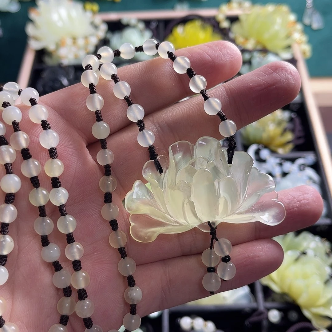 蛇纹石玉未镶嵌颈饰