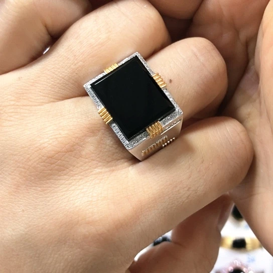 翡翠戒指18K金镶嵌缅甸天然A货翡翠