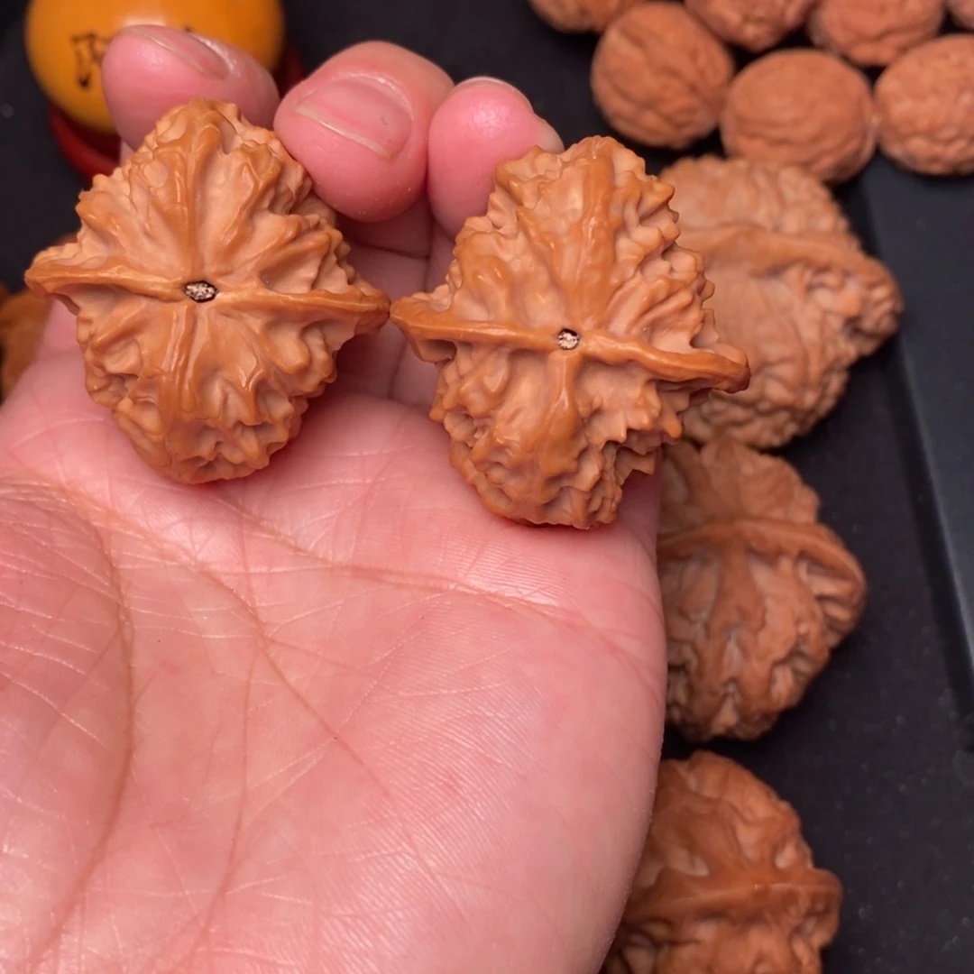 文玩核桃吊坠玲珑狮子头