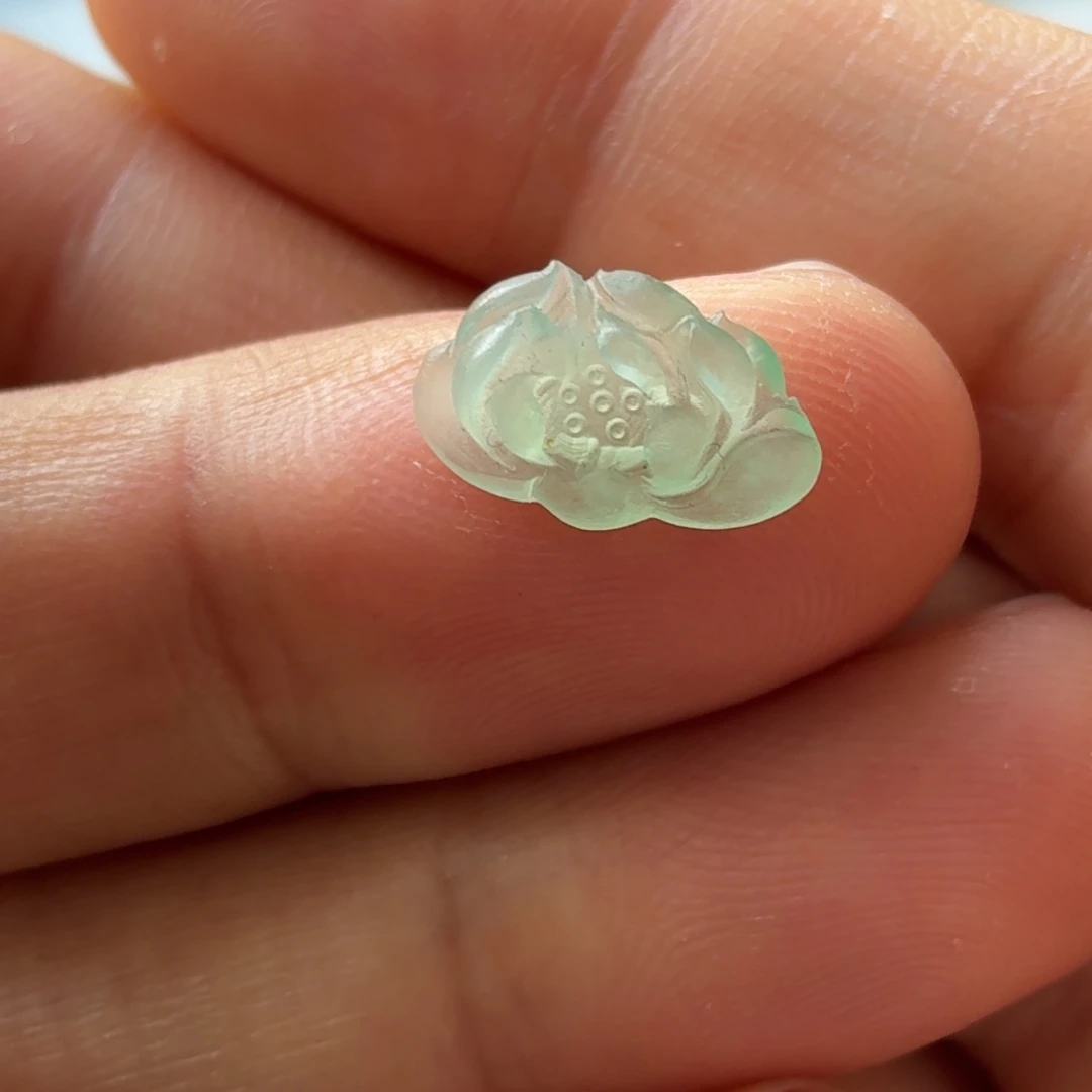 定制翡翠未镶嵌莲花
