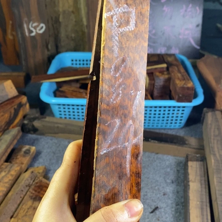 贡木蛇纹木111111