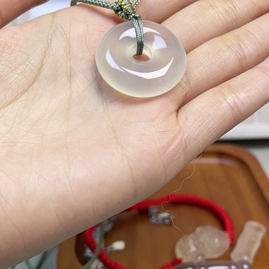 玛瑙/玉髓未镶嵌吊坠(赠链)