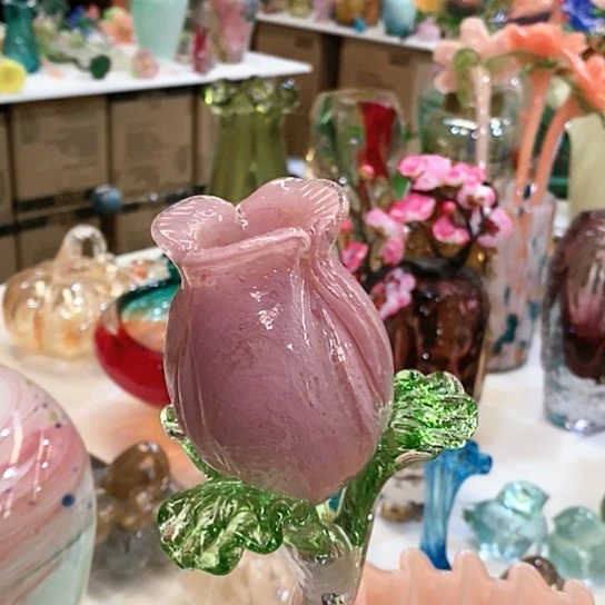 琉璃花瓶高45厘米宽9厘米